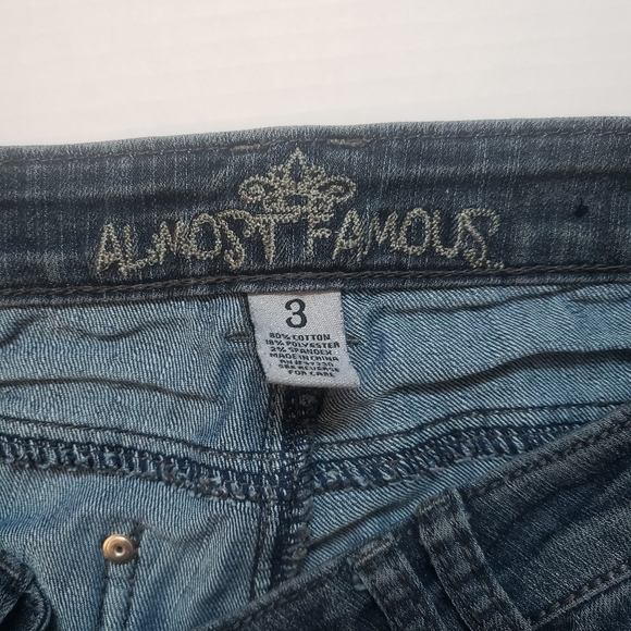 Jeans - Picture 2 of 5